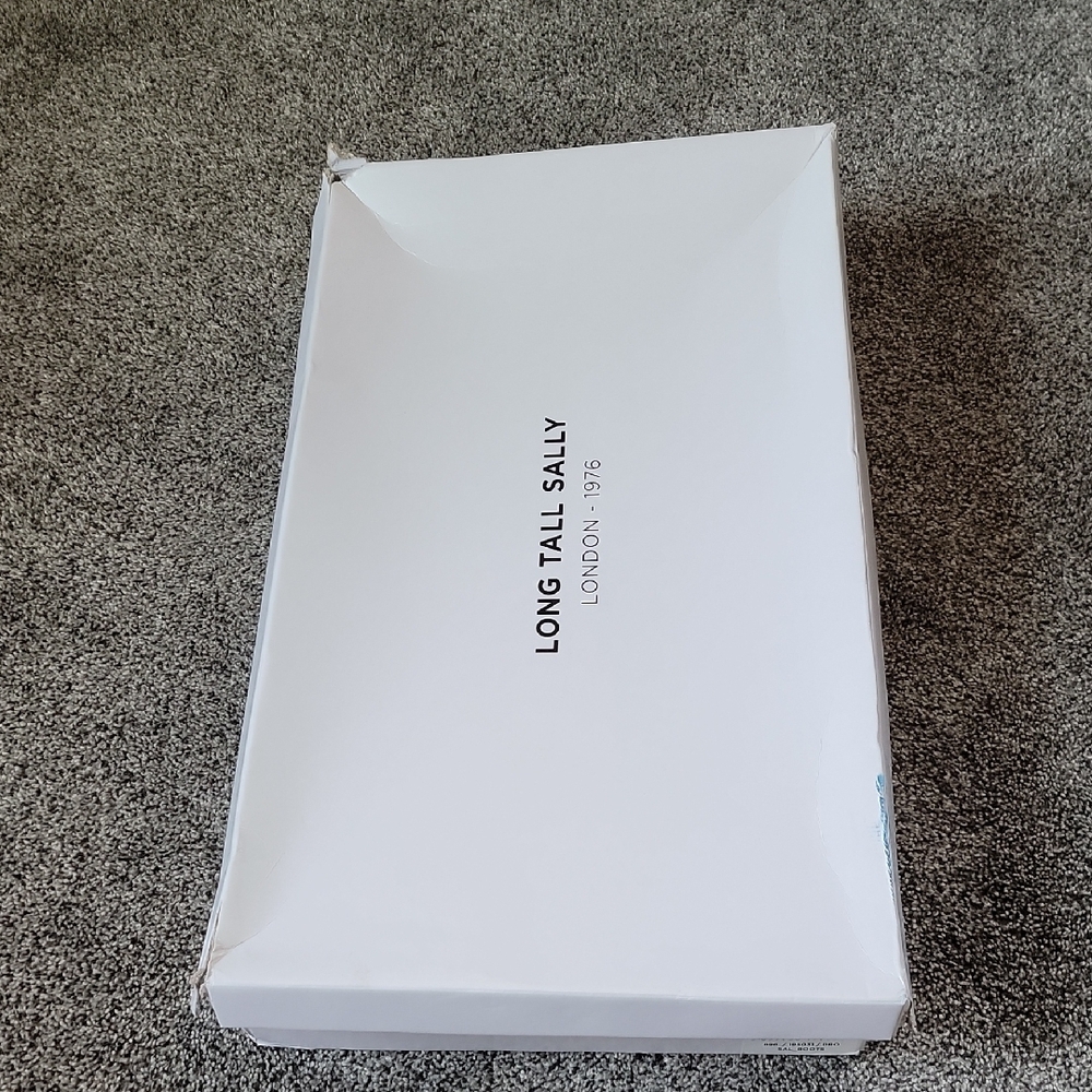 New In Box Riding-style Boots - Picture 2 of 8